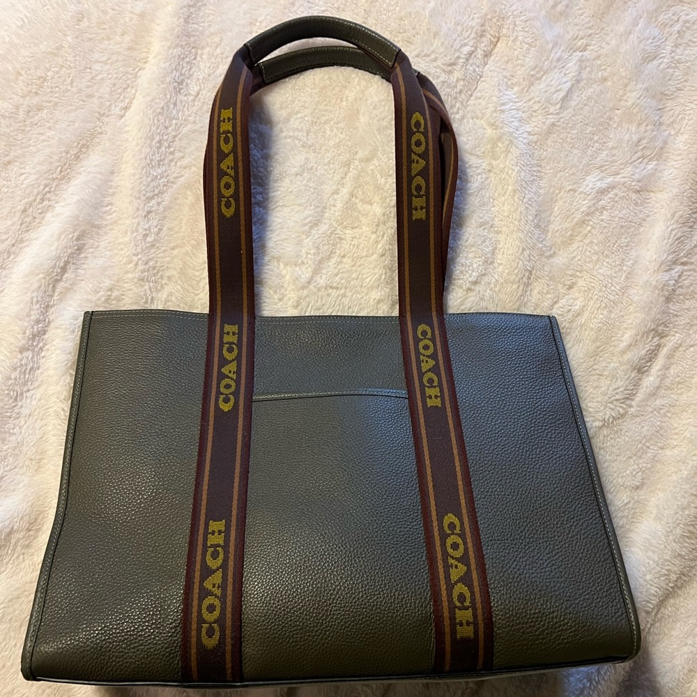 Coach smith tote in olive